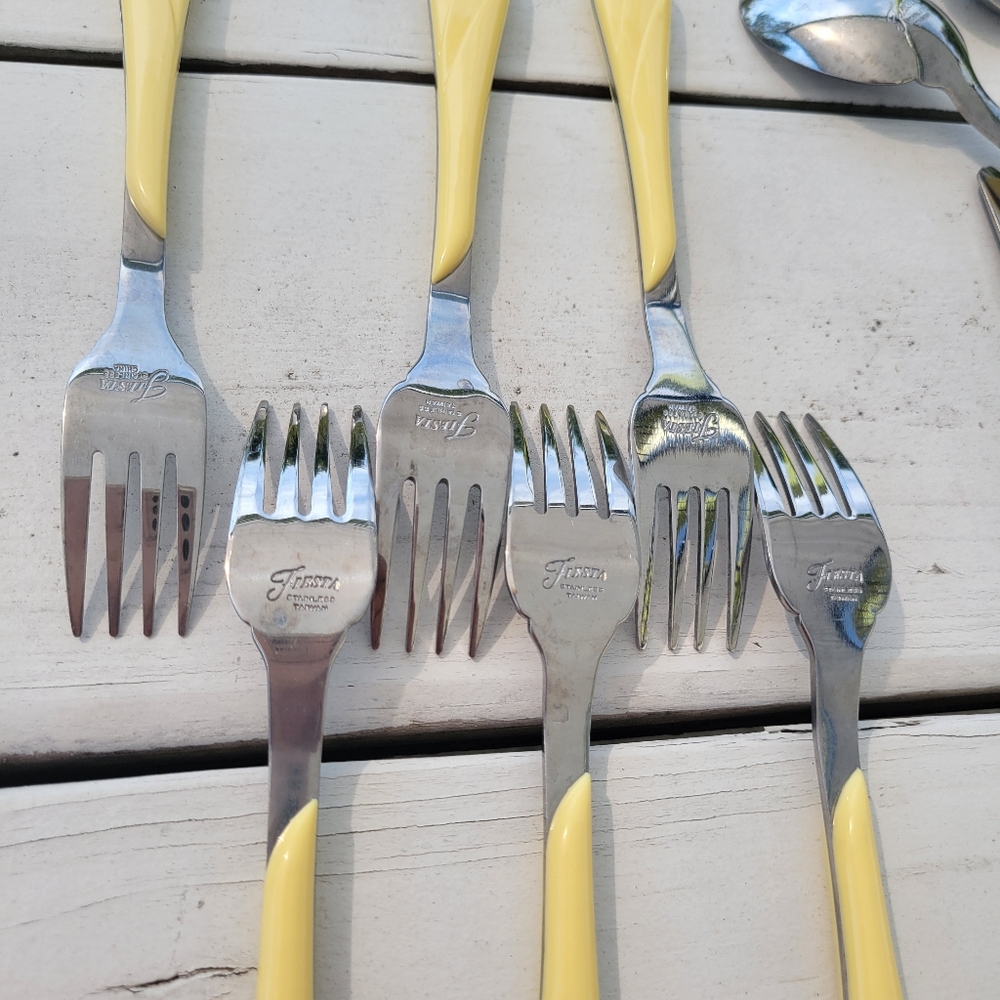 Fiesta Yellow Swirl Flatware 18pcs ~ Retired Item & Color ~ Fiestaware ~ Post-86 - Picture 11 of 16